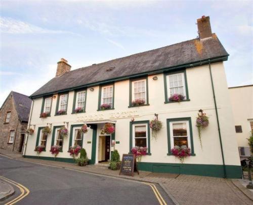 The George Hotel Wetherspoon Brecon Buitenkant foto