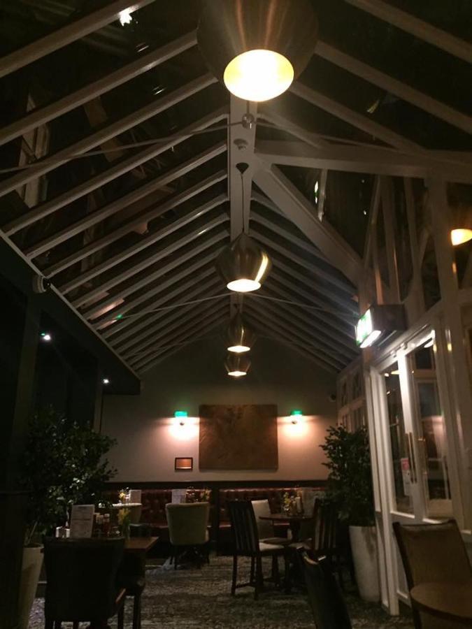 The George Hotel Wetherspoon Brecon Buitenkant foto