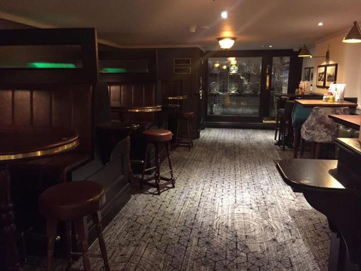 The George Hotel Wetherspoon Brecon Buitenkant foto
