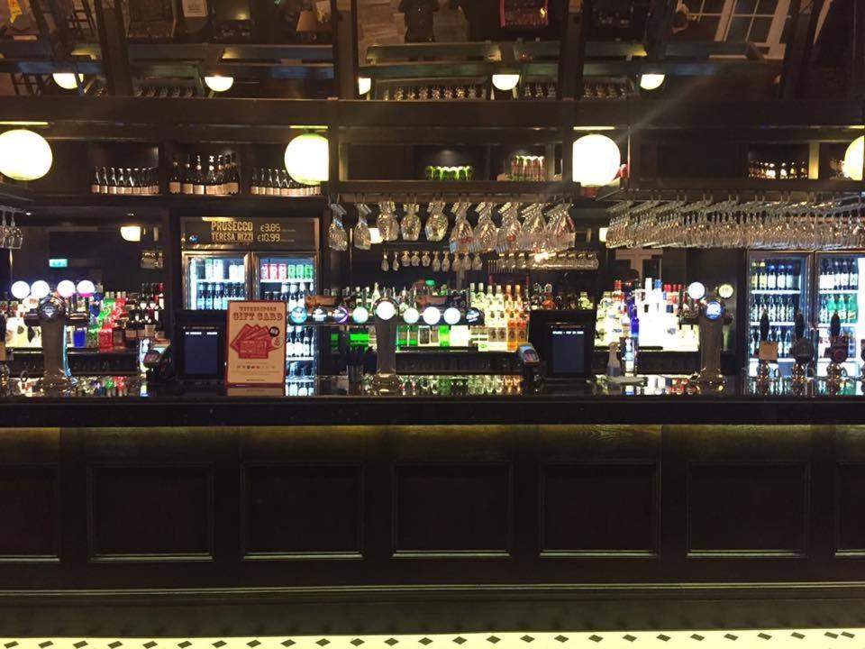 The George Hotel Wetherspoon Brecon Buitenkant foto