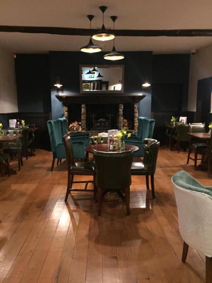 The George Hotel Wetherspoon Brecon Buitenkant foto